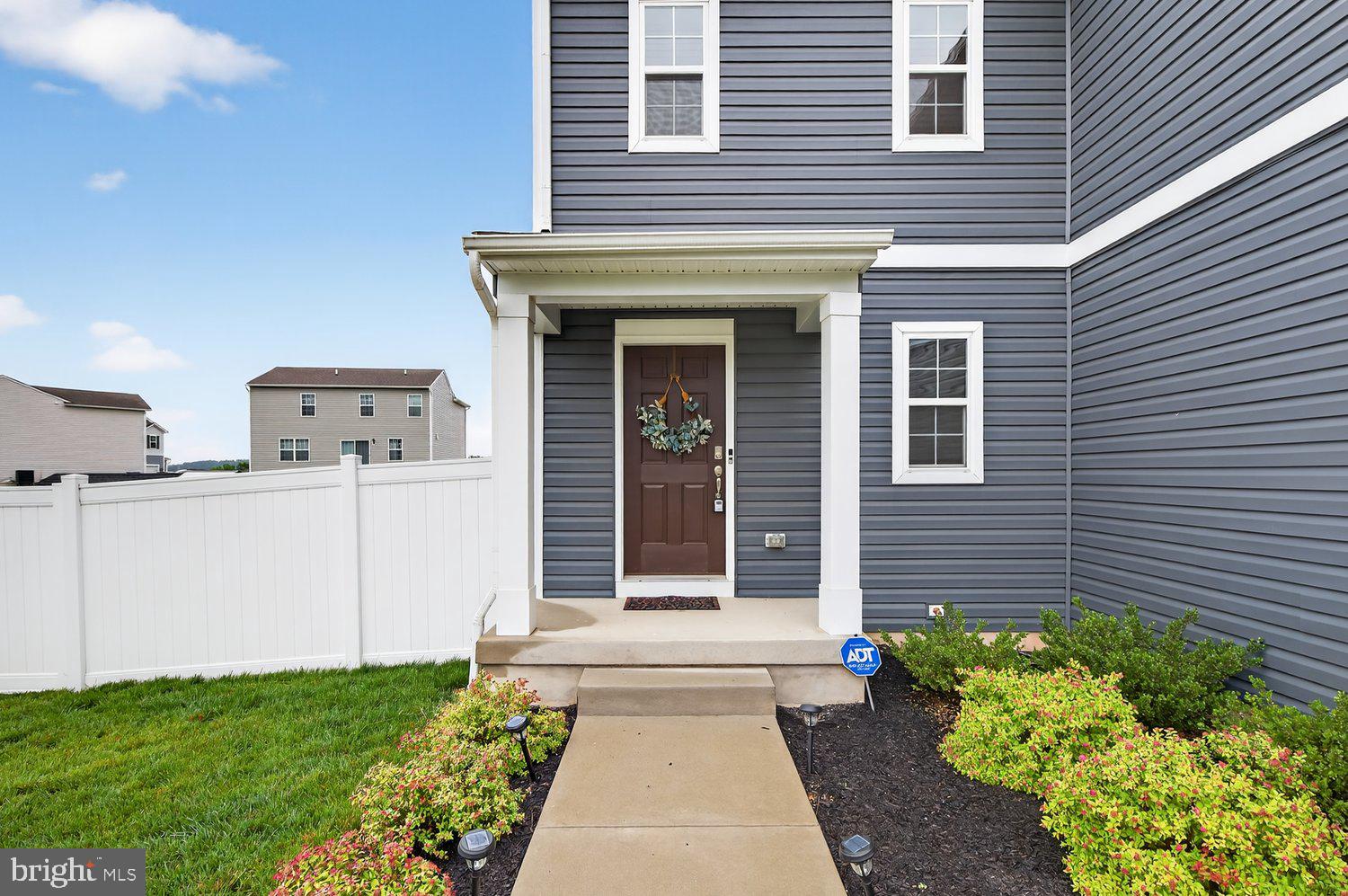 533 E 4TH STREET