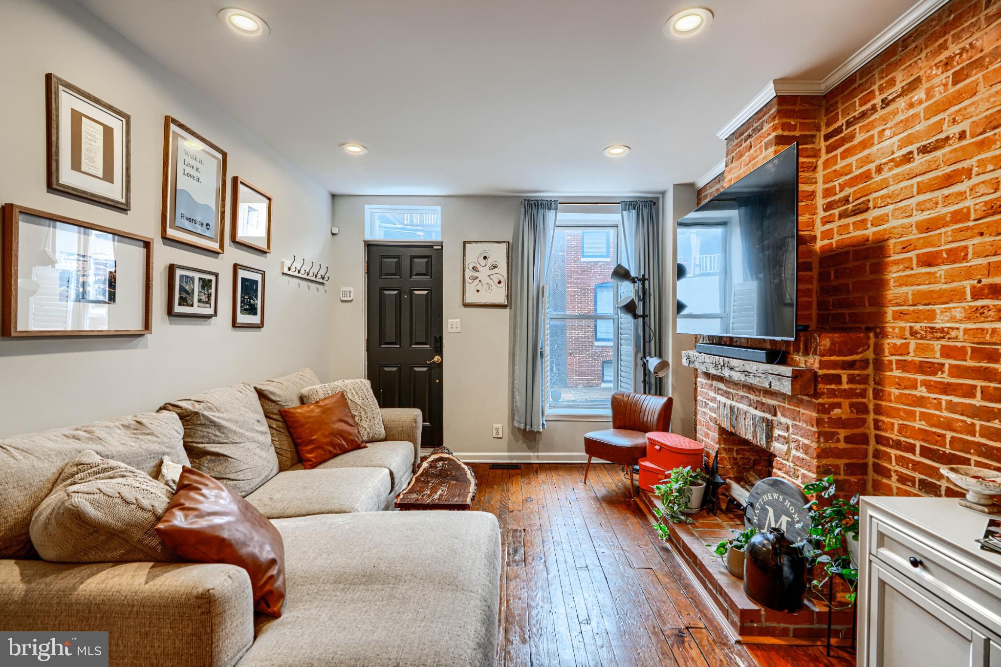 RIVERSIDE - Residential