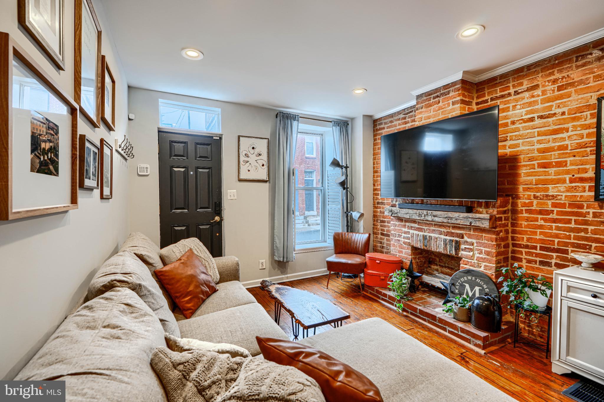 RIVERSIDE - Residential