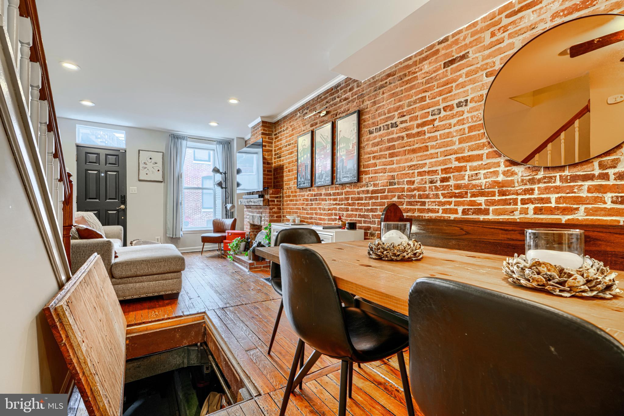 RIVERSIDE - Residential