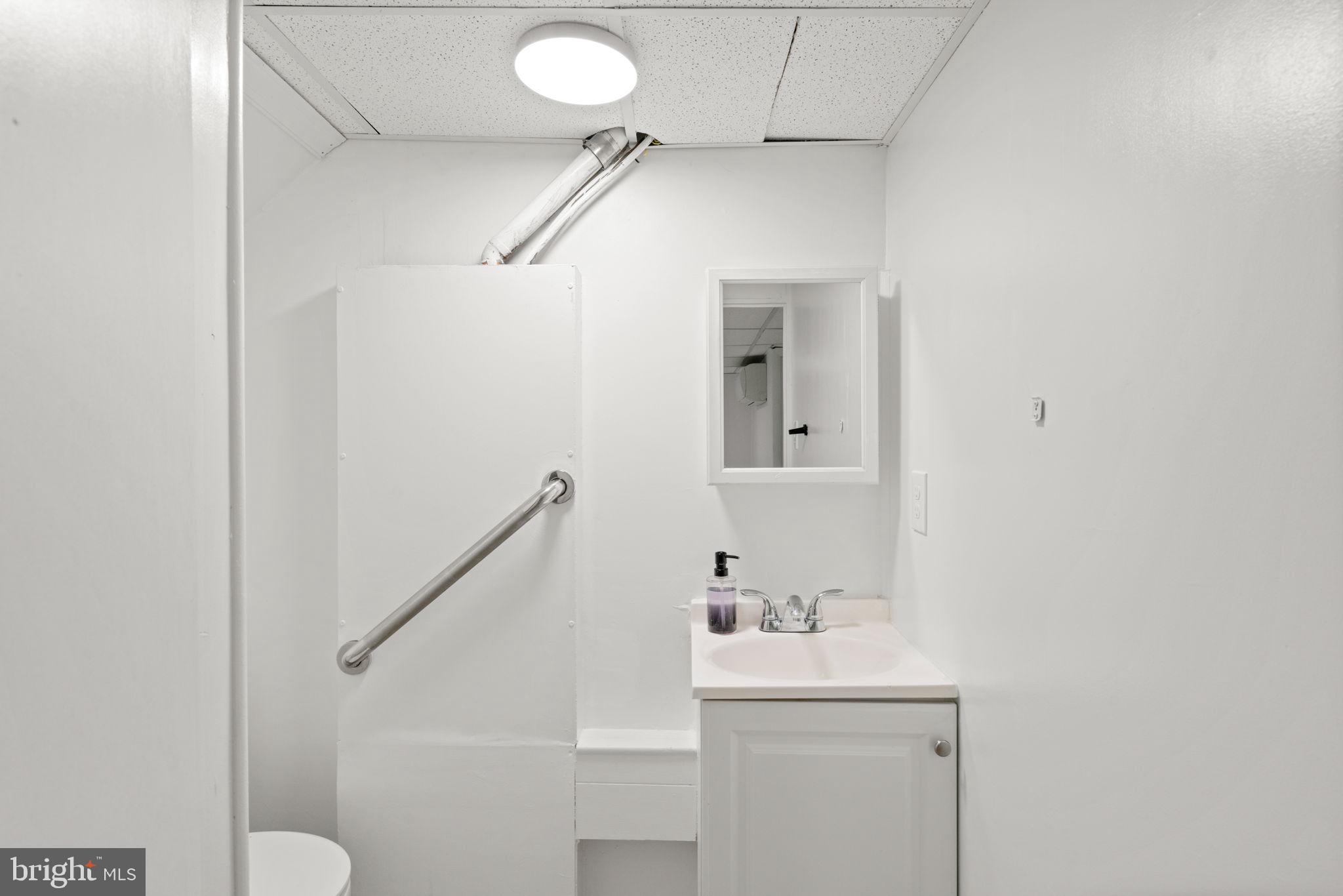 ROSEMONT - Residential Lease