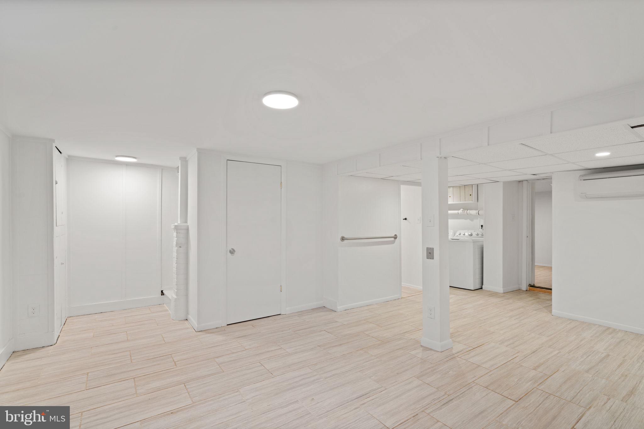 ROSEMONT - Residential Lease