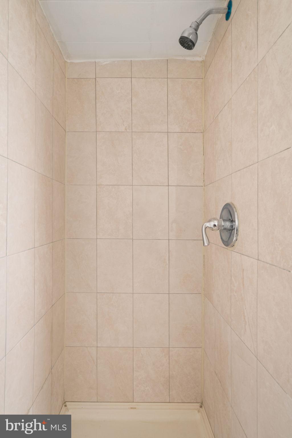 ROSEMONT - Residential Lease