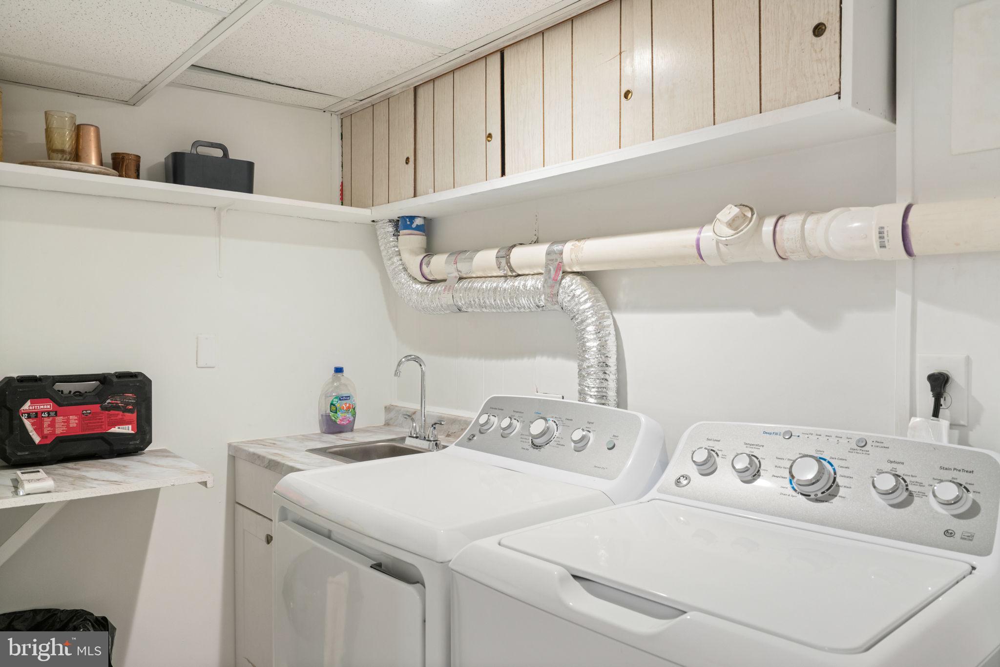 ROSEMONT - Residential Lease