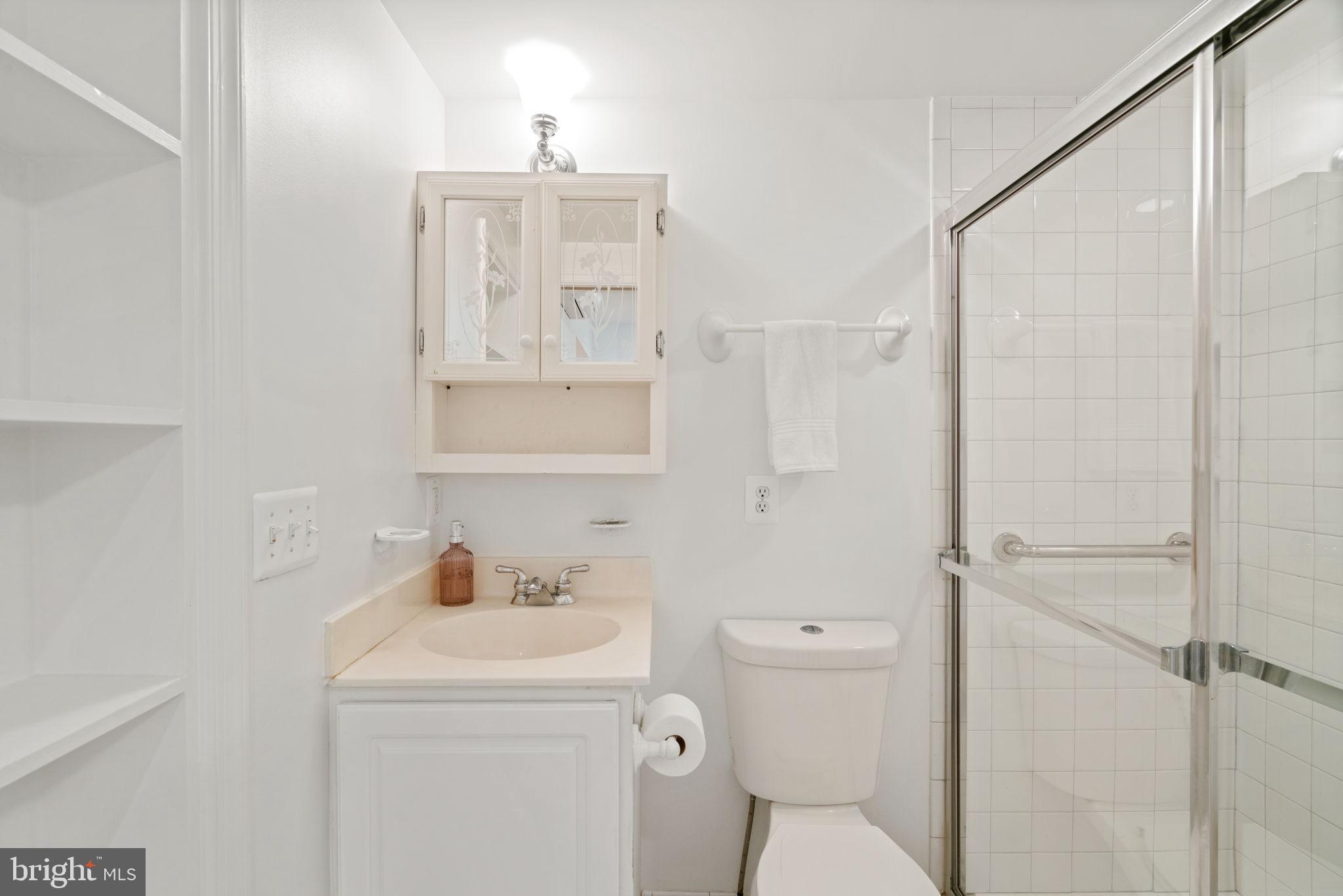 ROSEMONT - Residential Lease