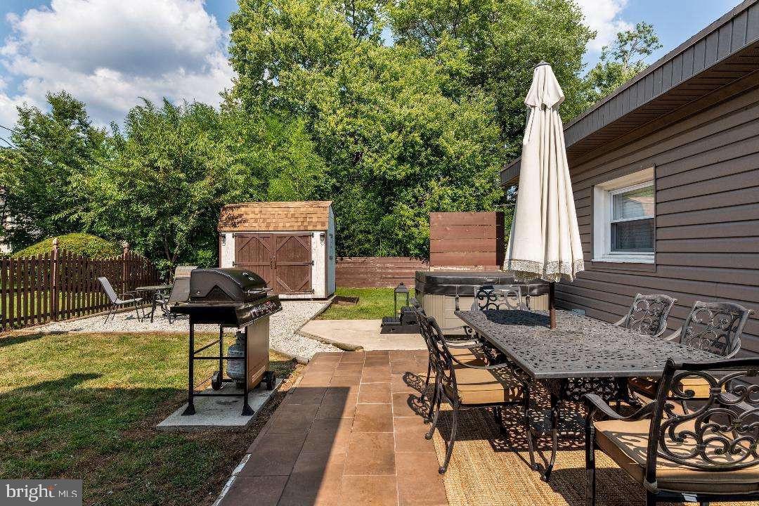 ROSE TREE WOODS - Residential
