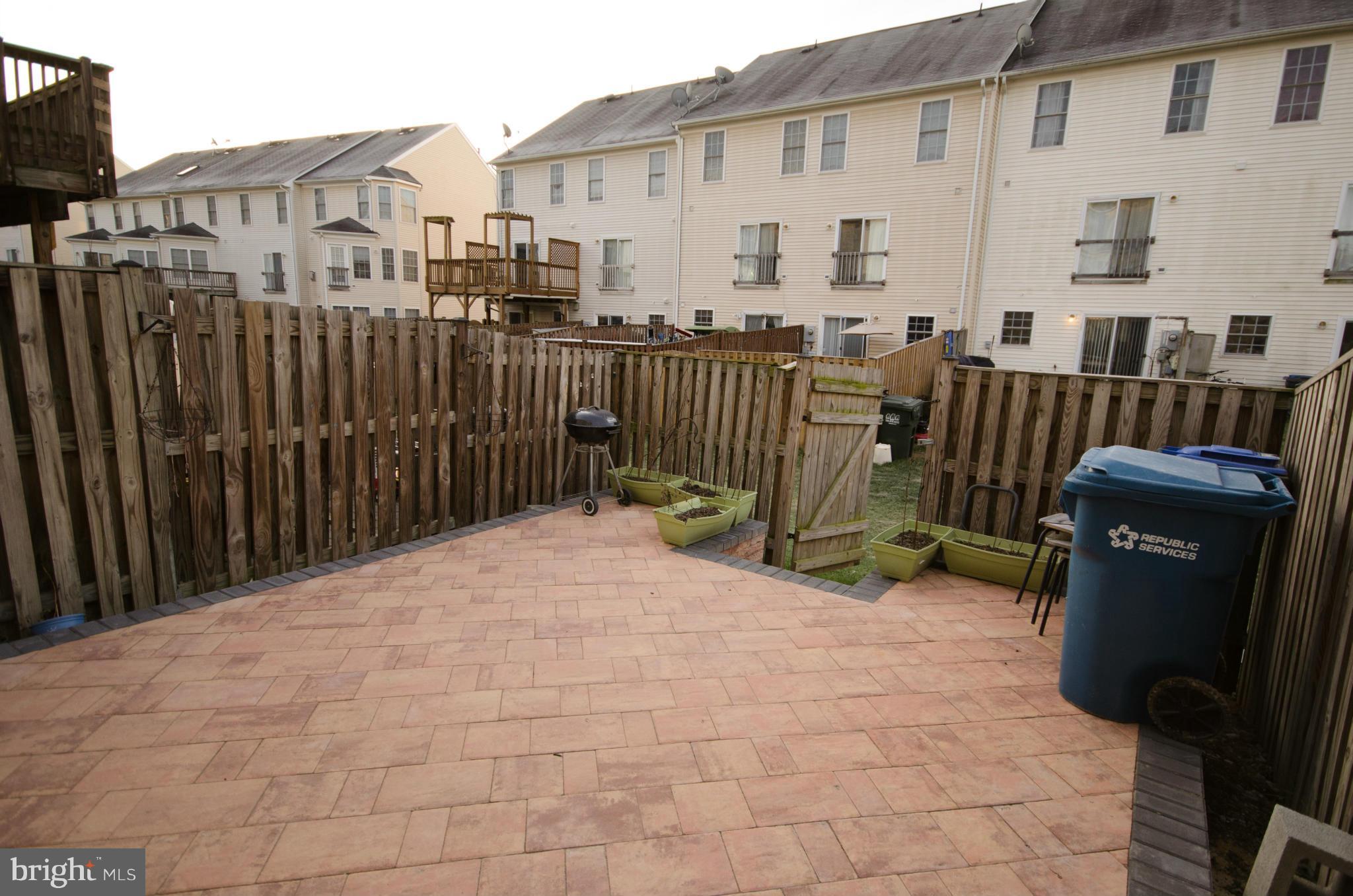 SOUTH RIDING - Residential Lease