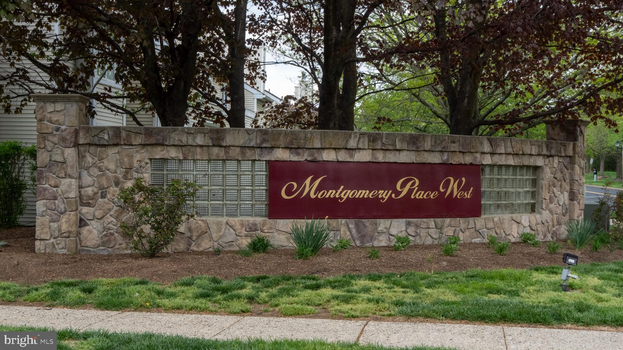 MONTGOMERY PLACE - Residential