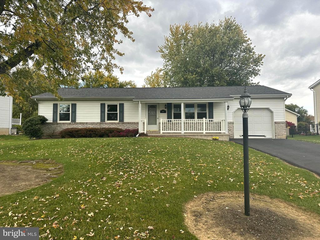 Photo of 6 Meadow Lane, HANOVER, PA 17331 (MLS # PAYK2092394)