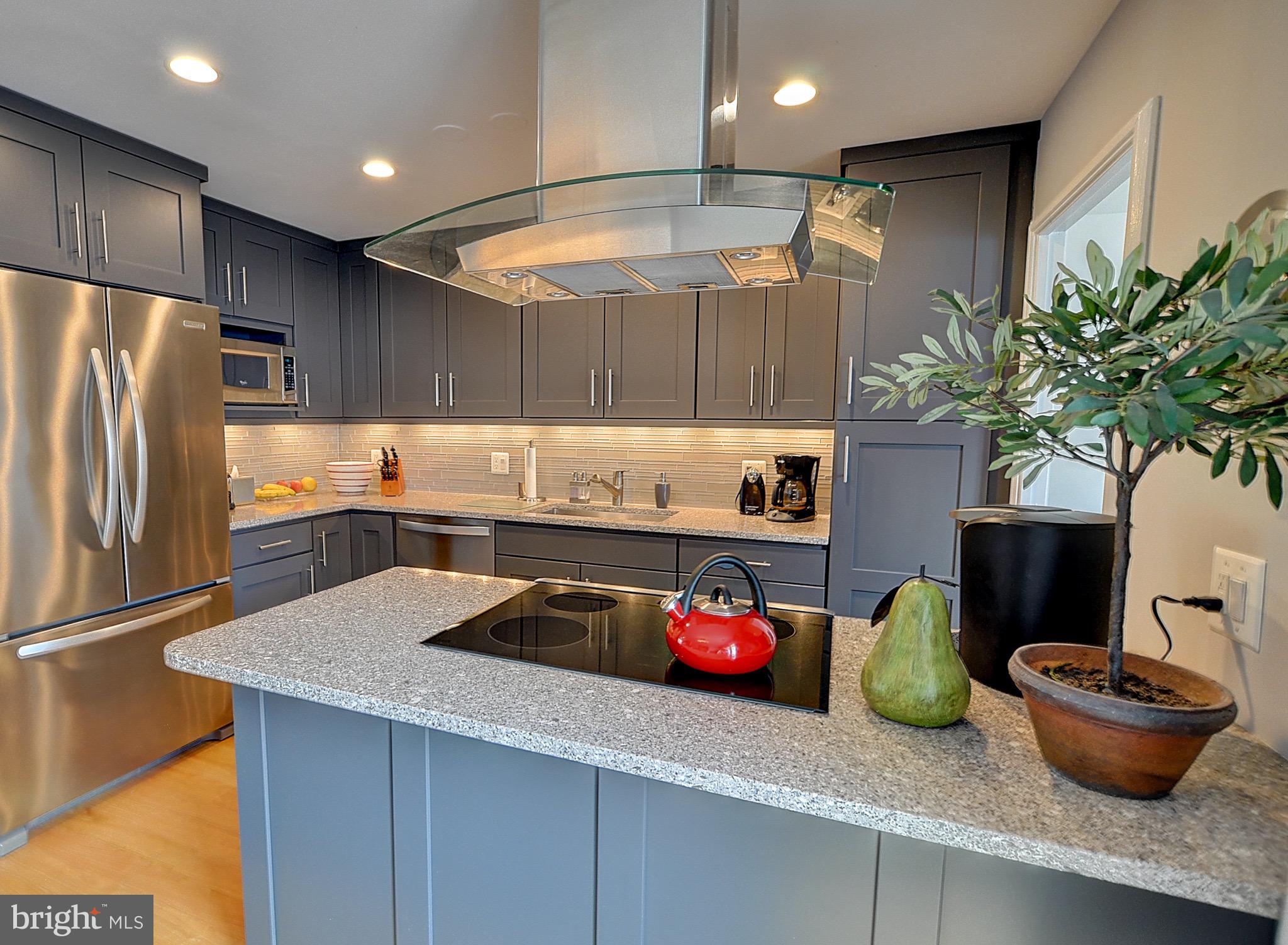 LEISURE WORLD - Residential