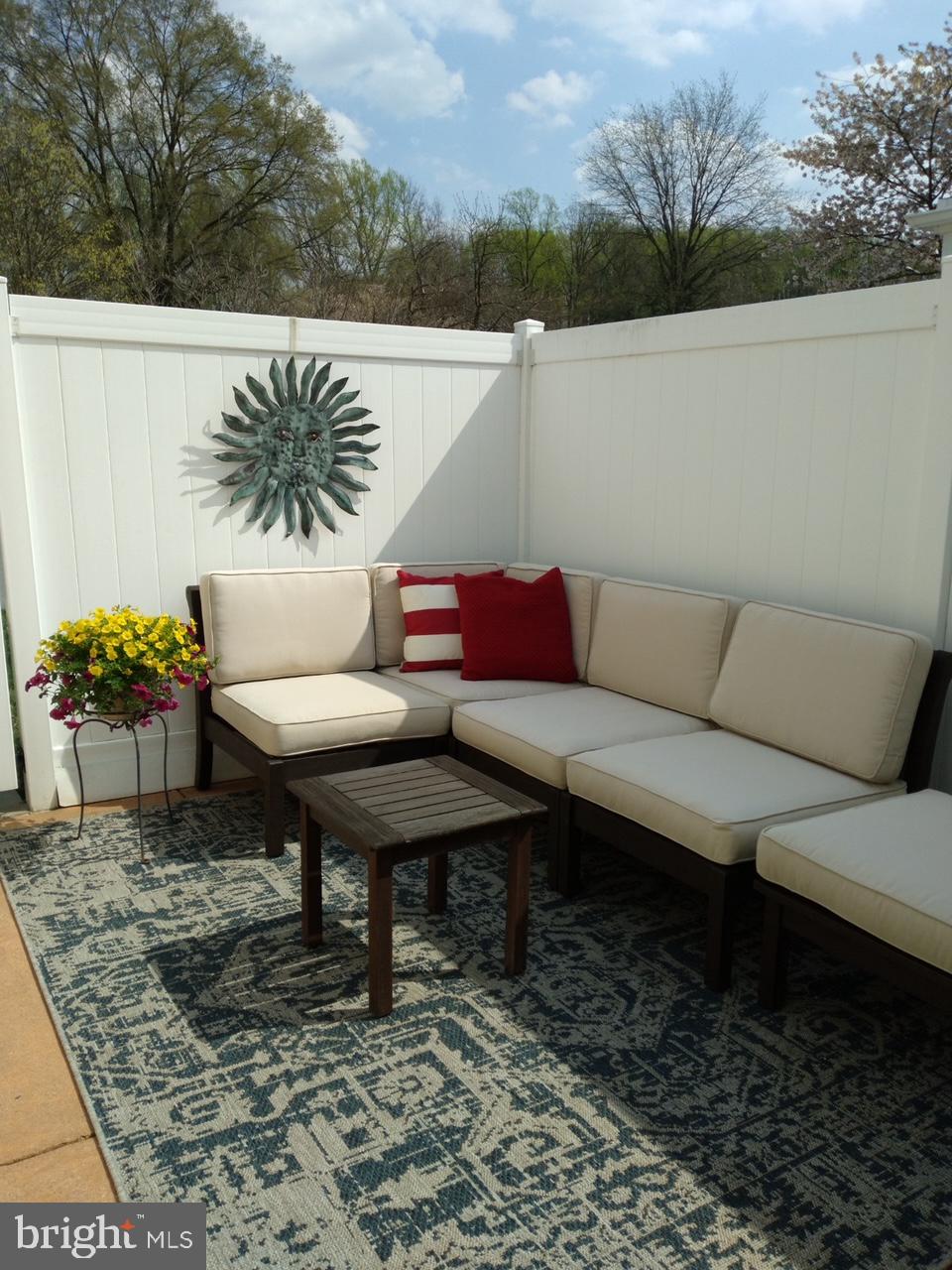 LEISURE WORLD - Residential