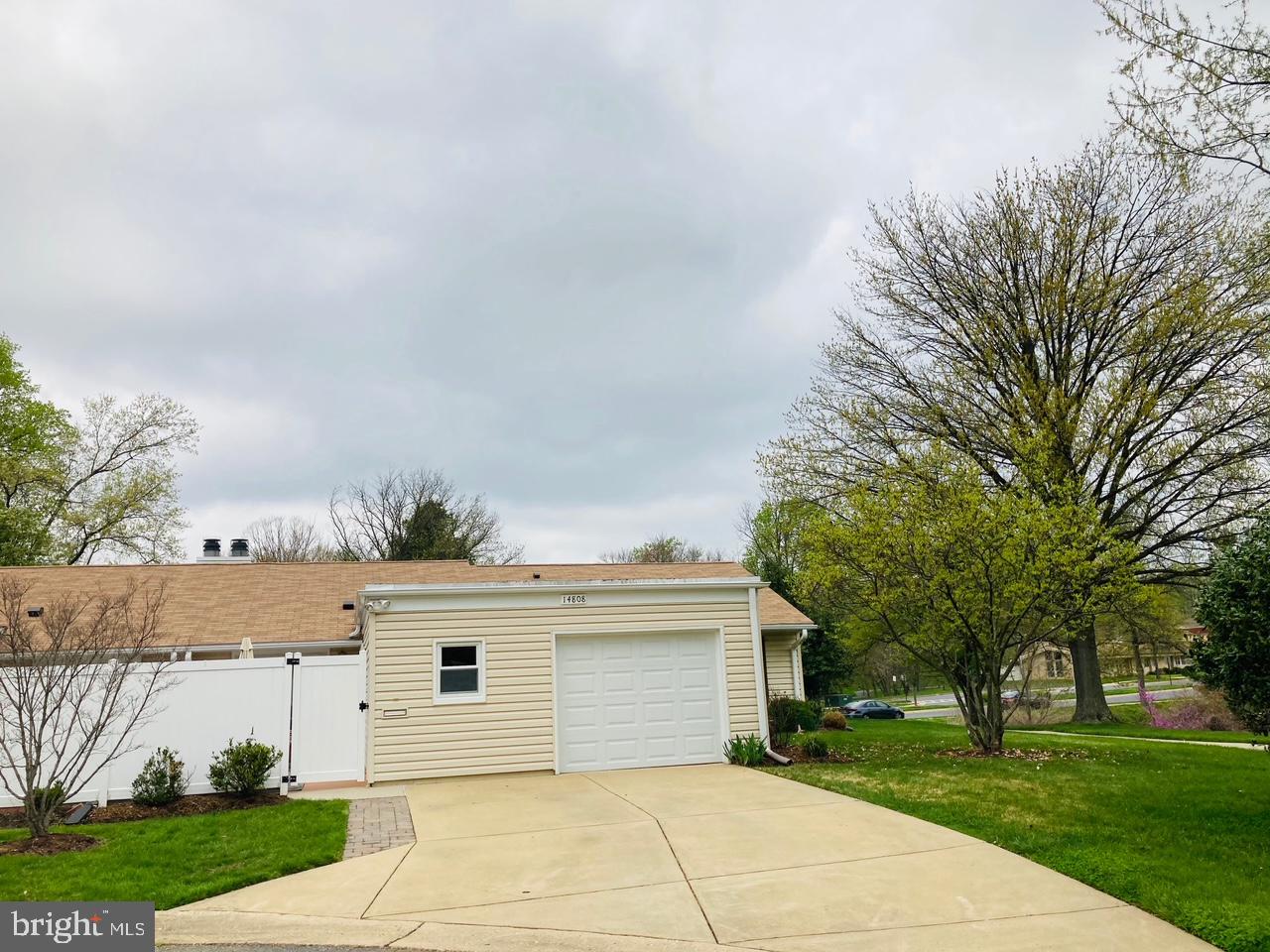 LEISURE WORLD - Residential