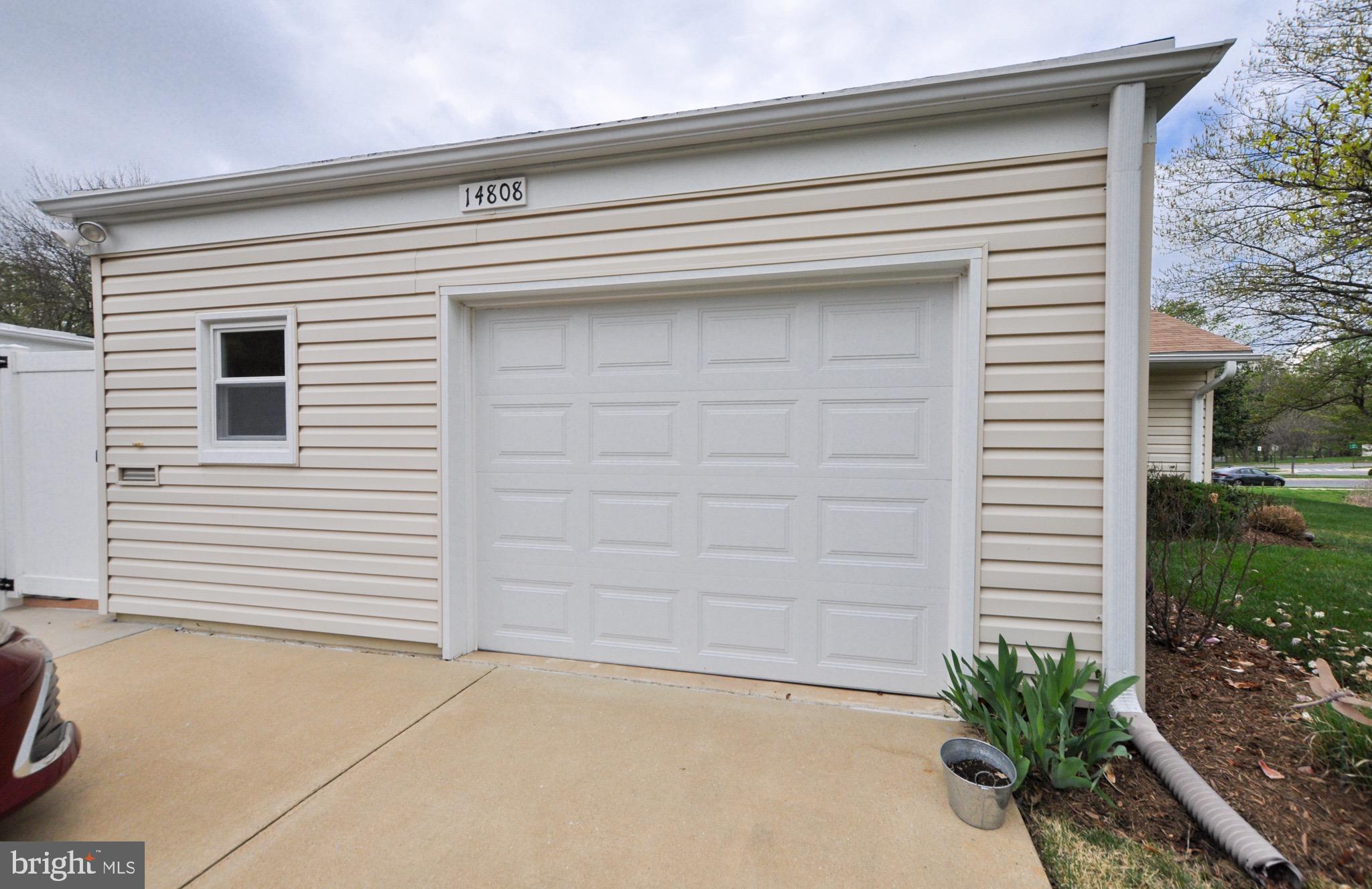 LEISURE WORLD - Residential