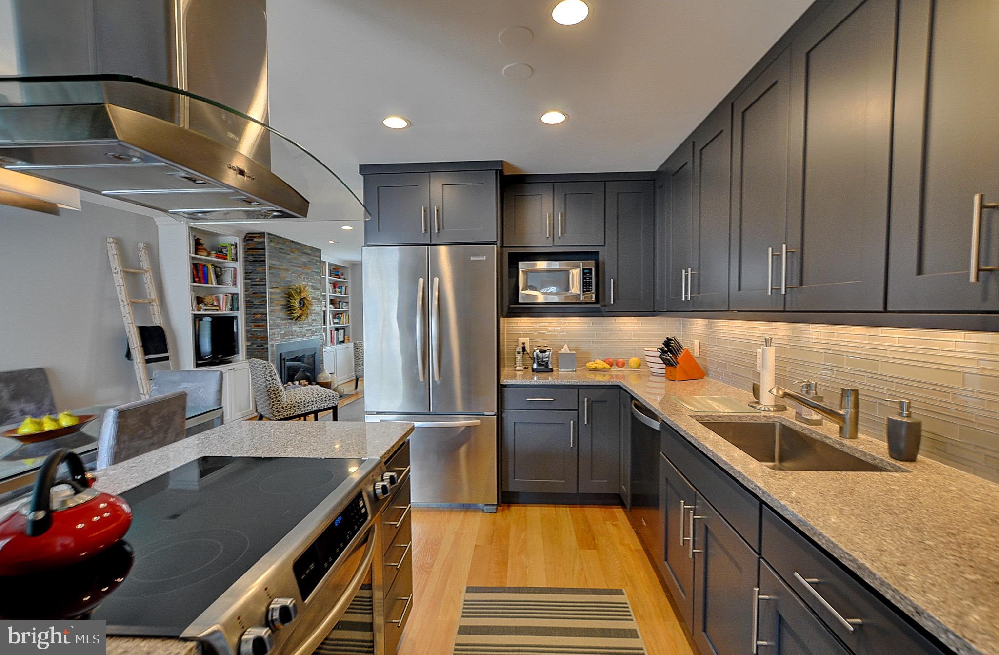 LEISURE WORLD - Residential