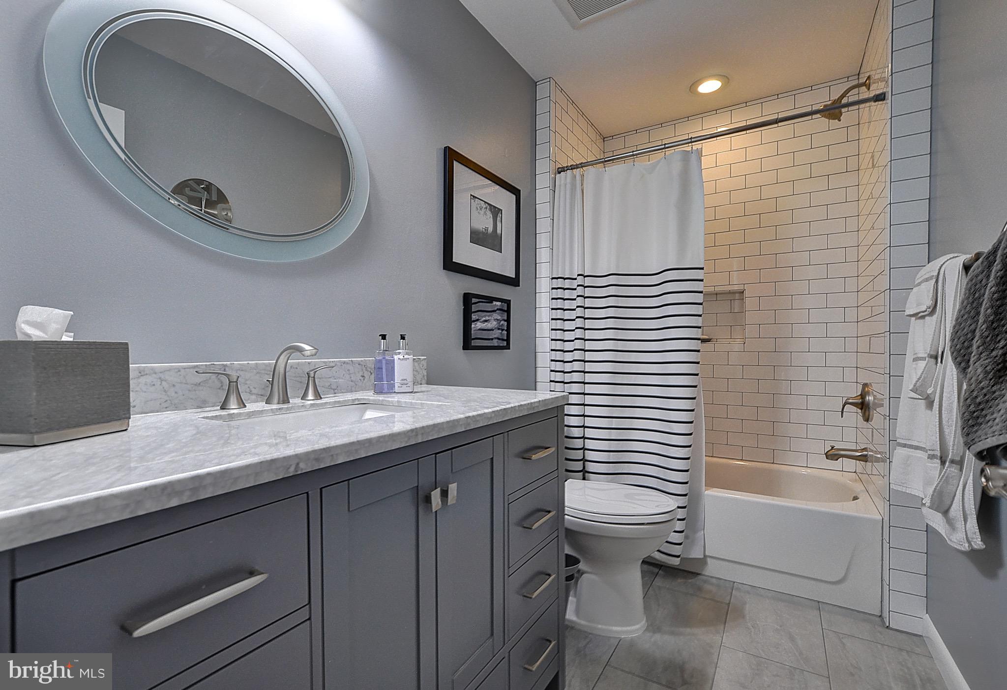 LEISURE WORLD - Residential