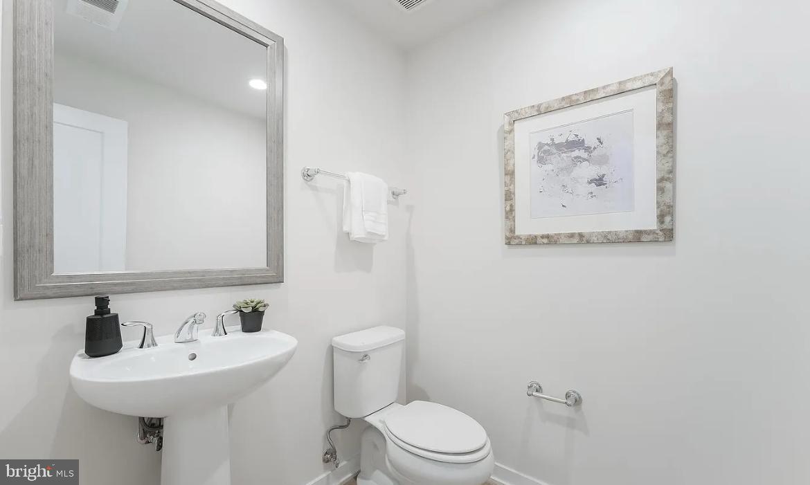 RESTON - Residential Lease