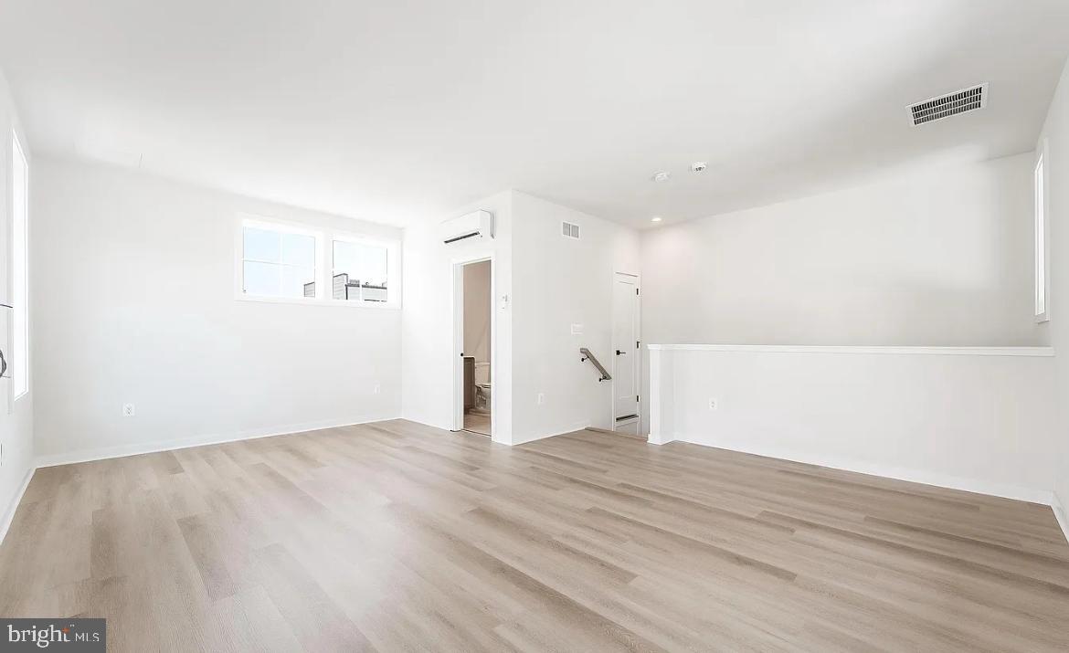 RESTON - Residential Lease