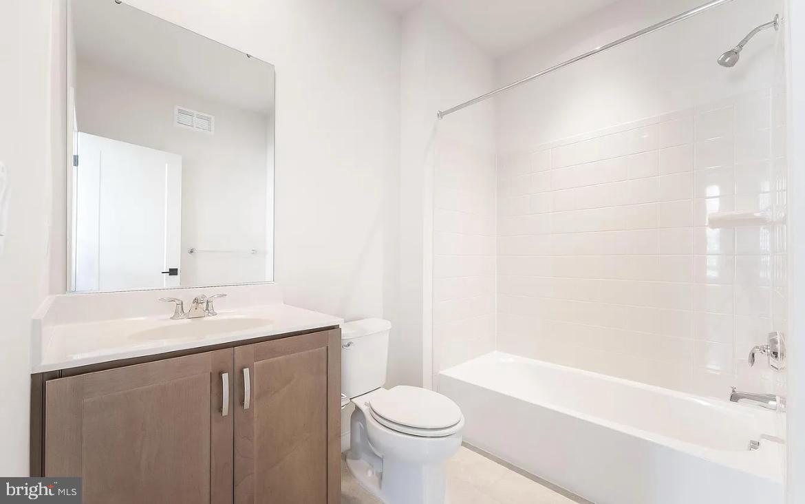 RESTON - Residential Lease