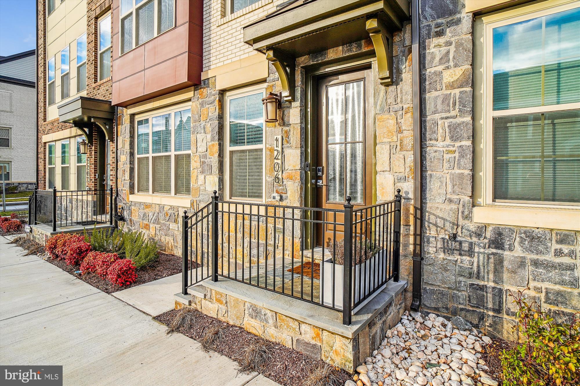 CROWN FARM - Residential