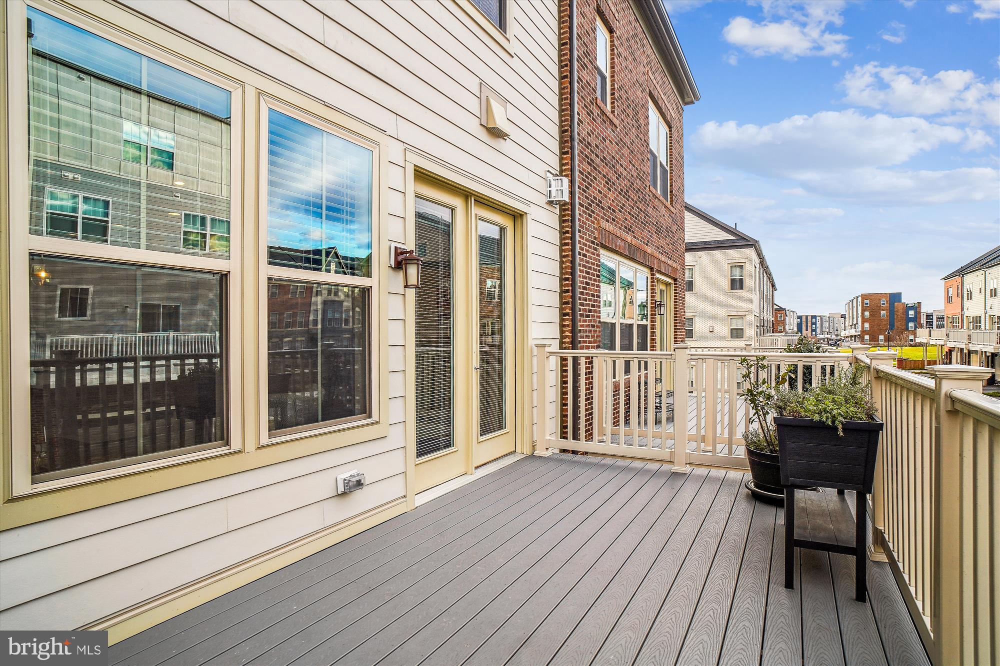 CROWN FARM - Residential