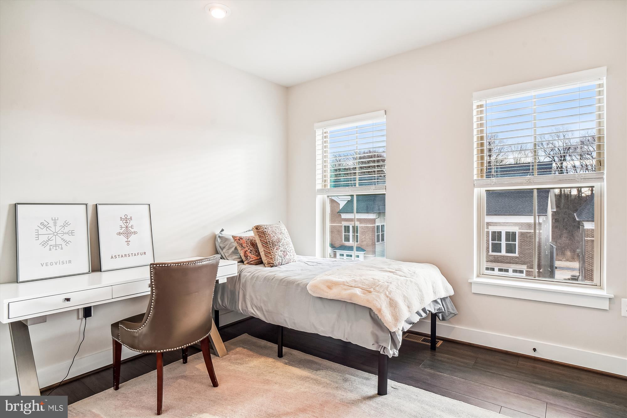 CROWN FARM - Residential