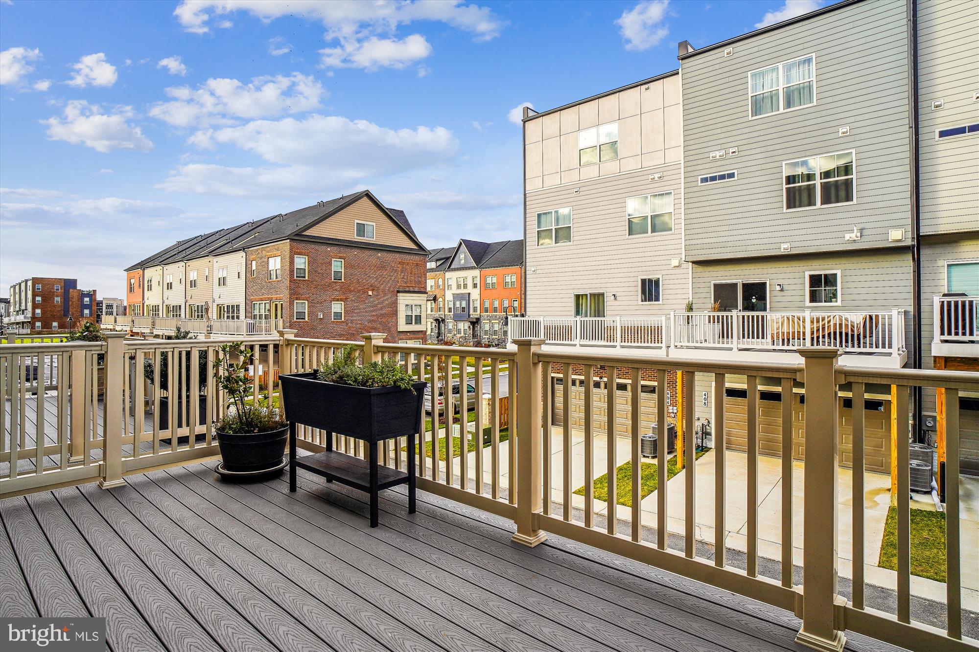 CROWN FARM - Residential