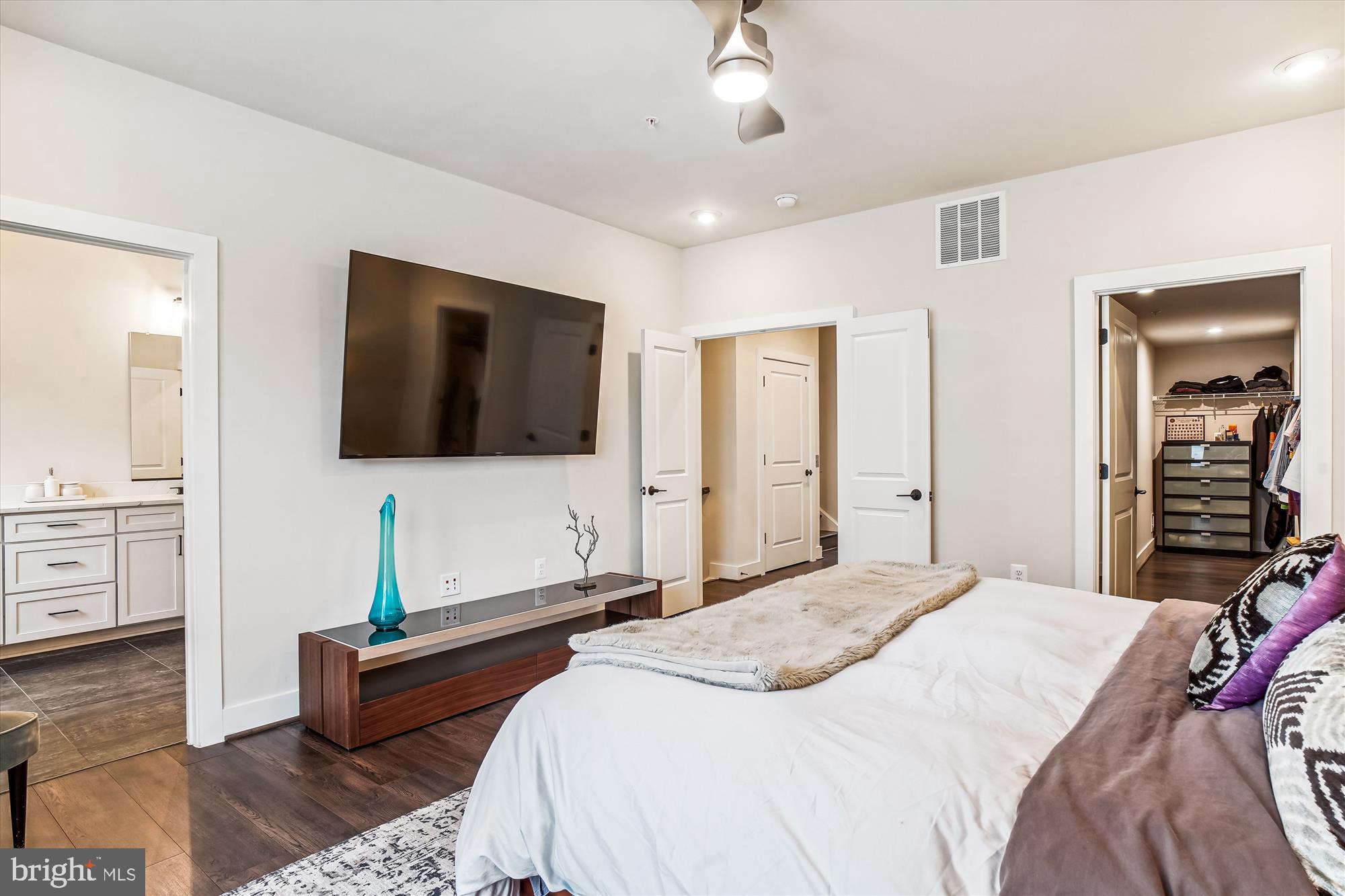 CROWN FARM - Residential