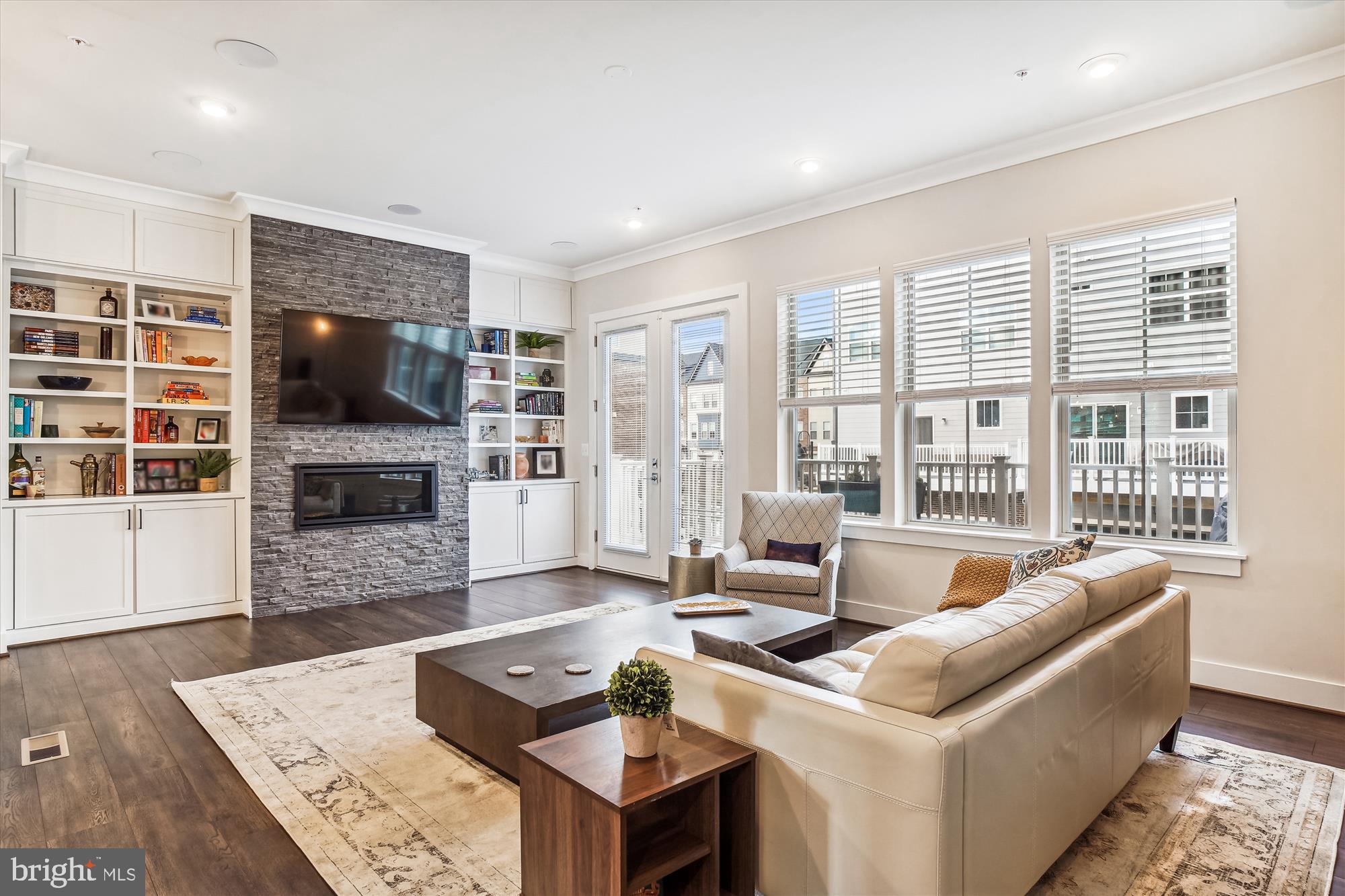 CROWN FARM - Residential