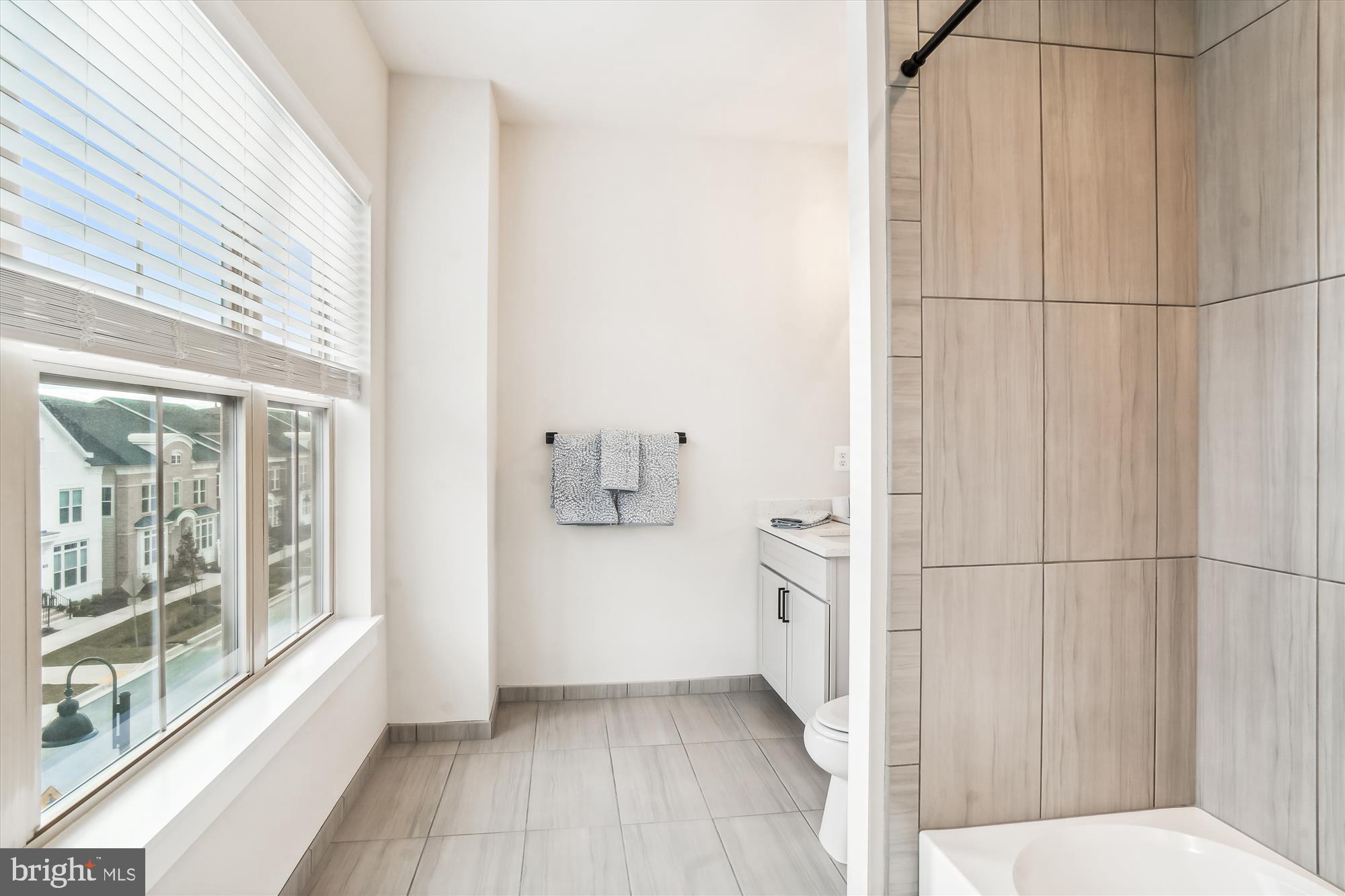 CROWN FARM - Residential