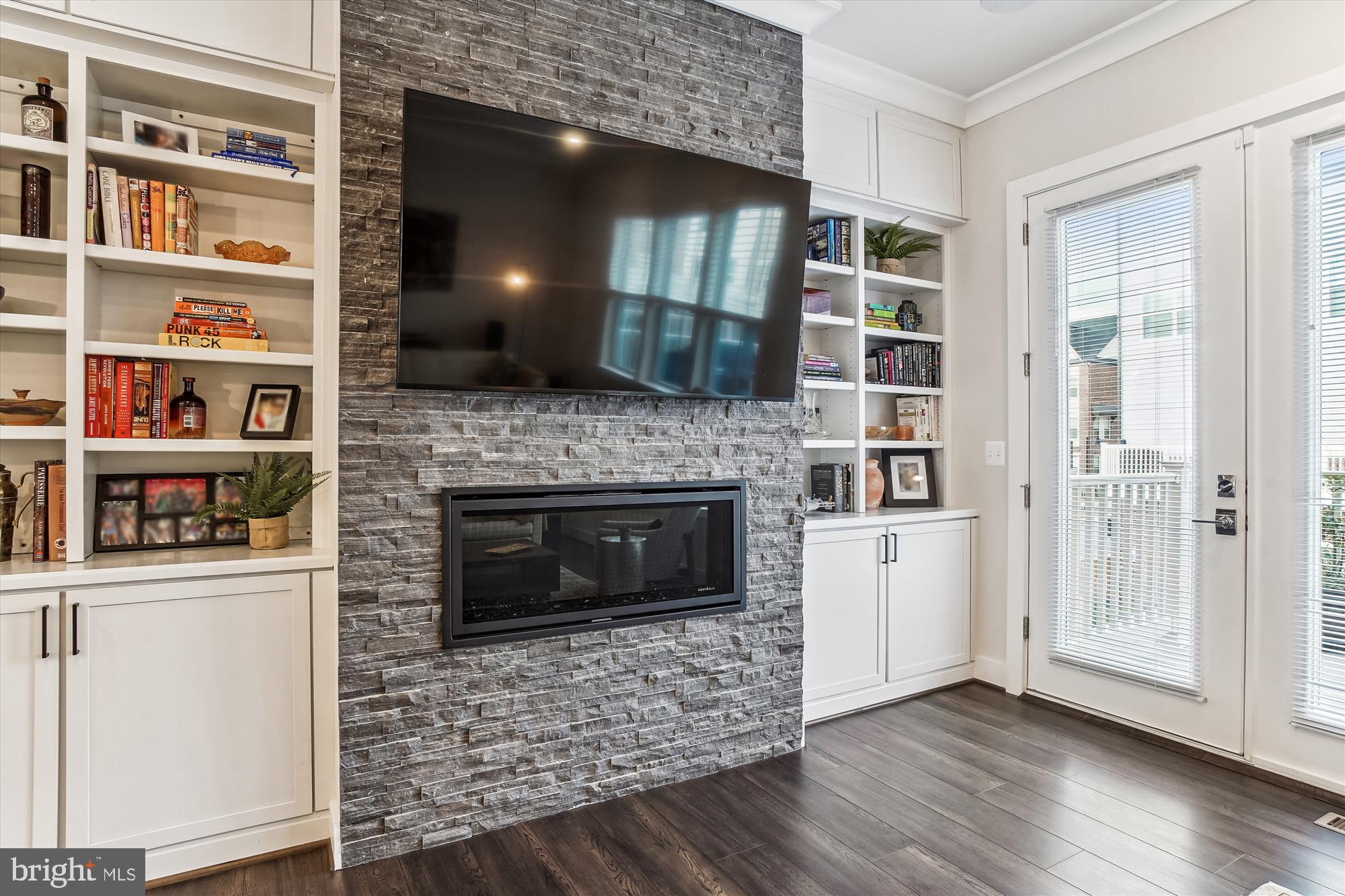 CROWN FARM - Residential