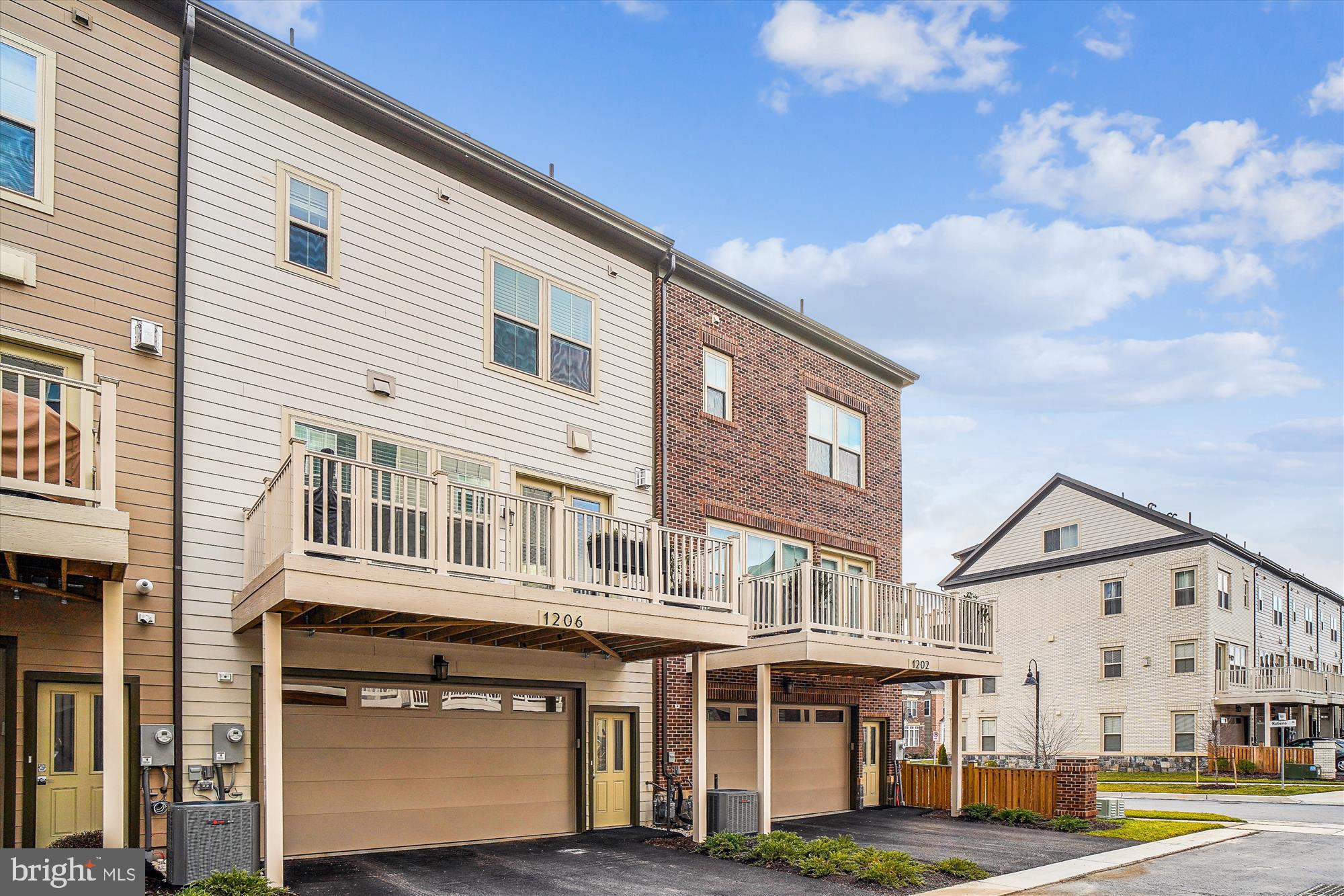 CROWN FARM - Residential