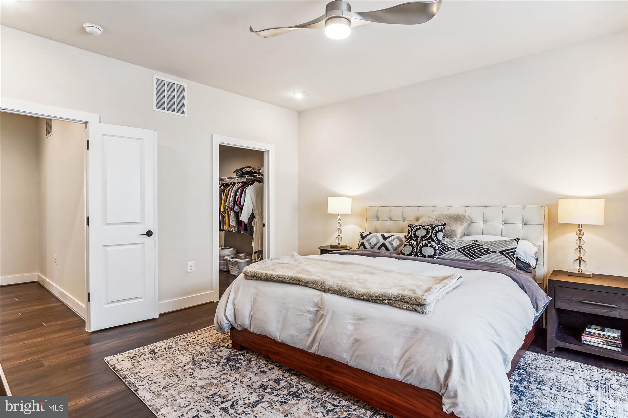 CROWN FARM - Residential