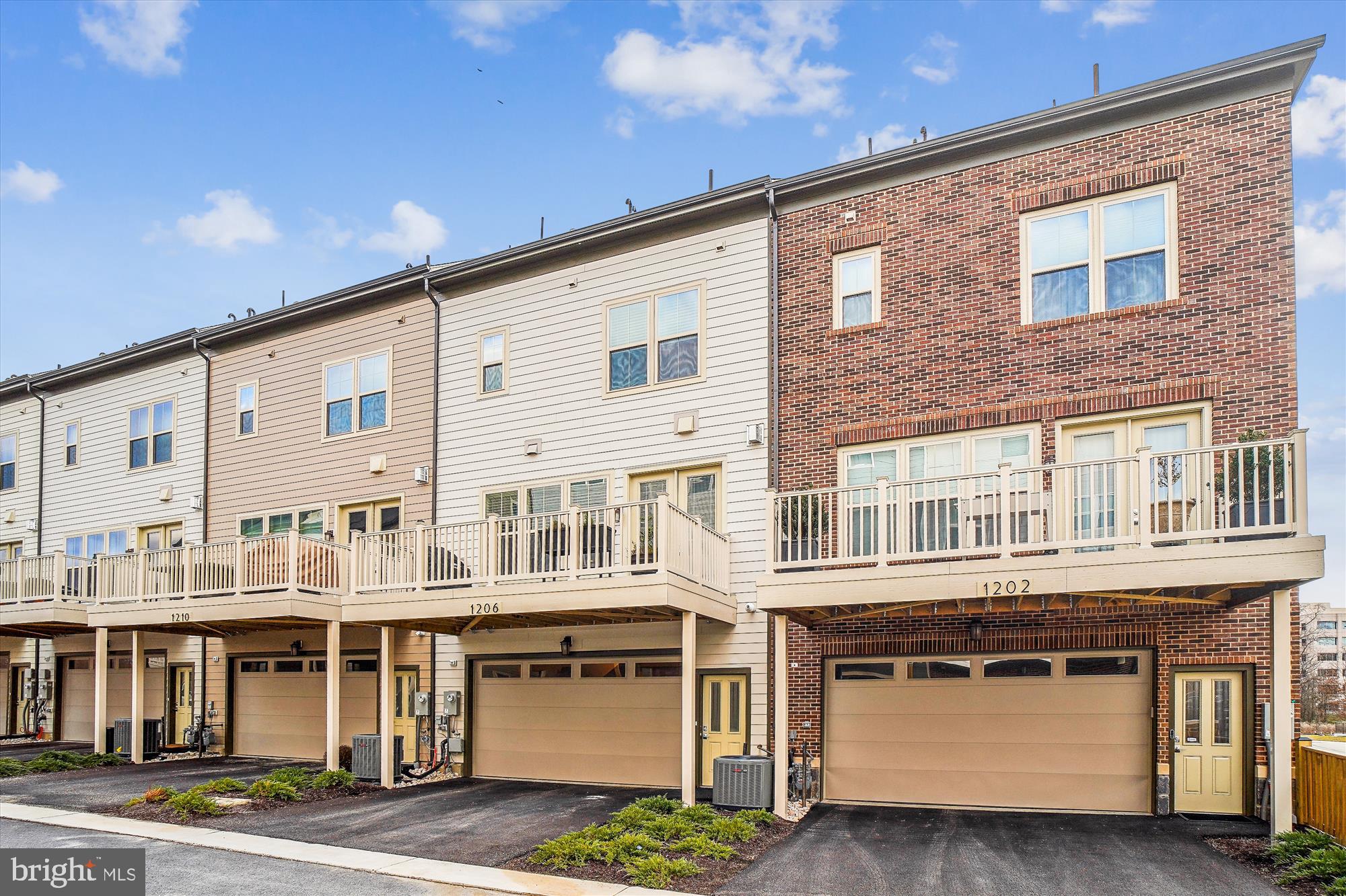 CROWN FARM - Residential