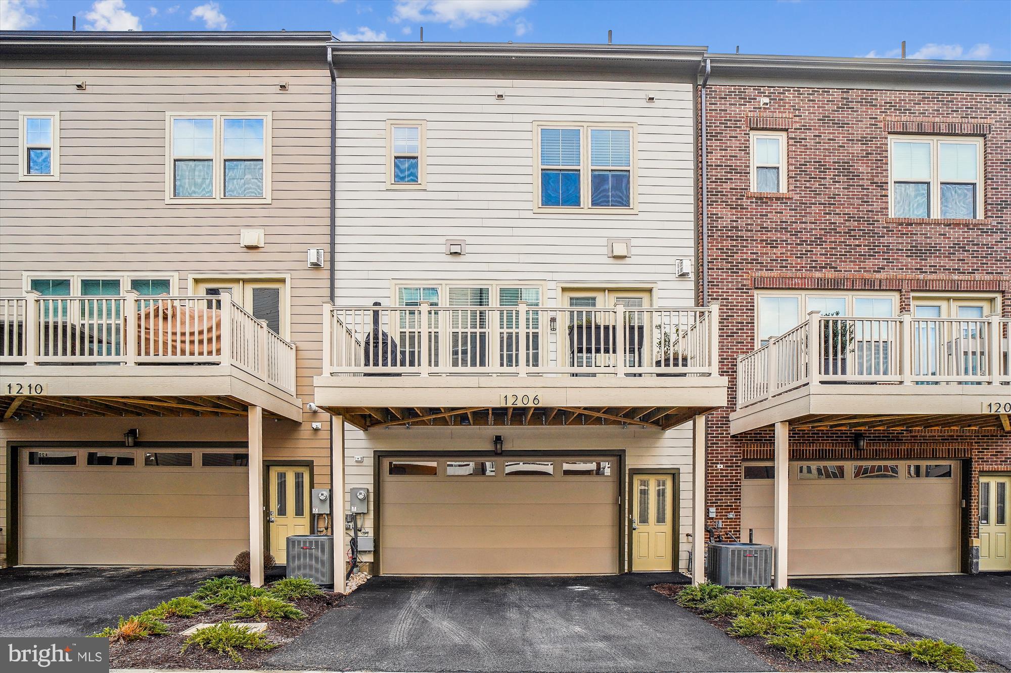 CROWN FARM - Residential