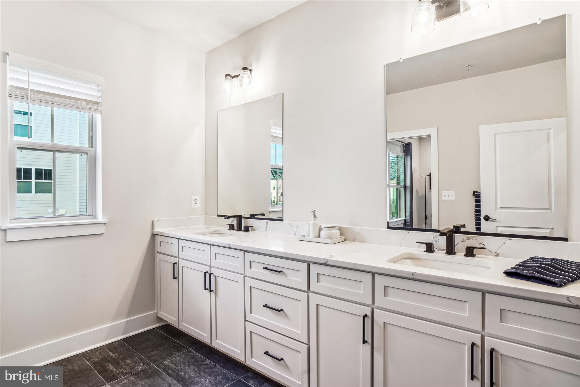 CROWN FARM - Residential