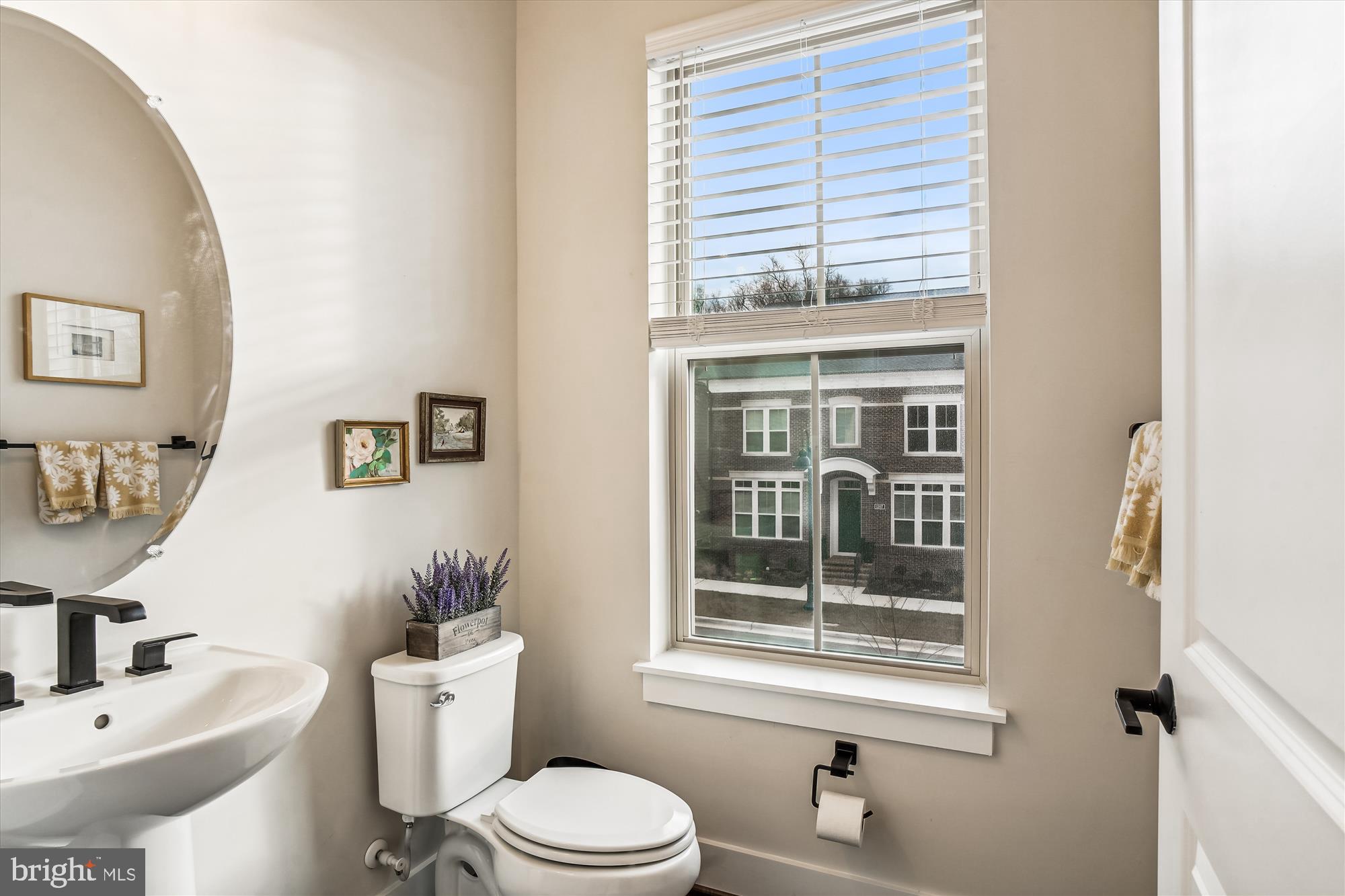 CROWN FARM - Residential