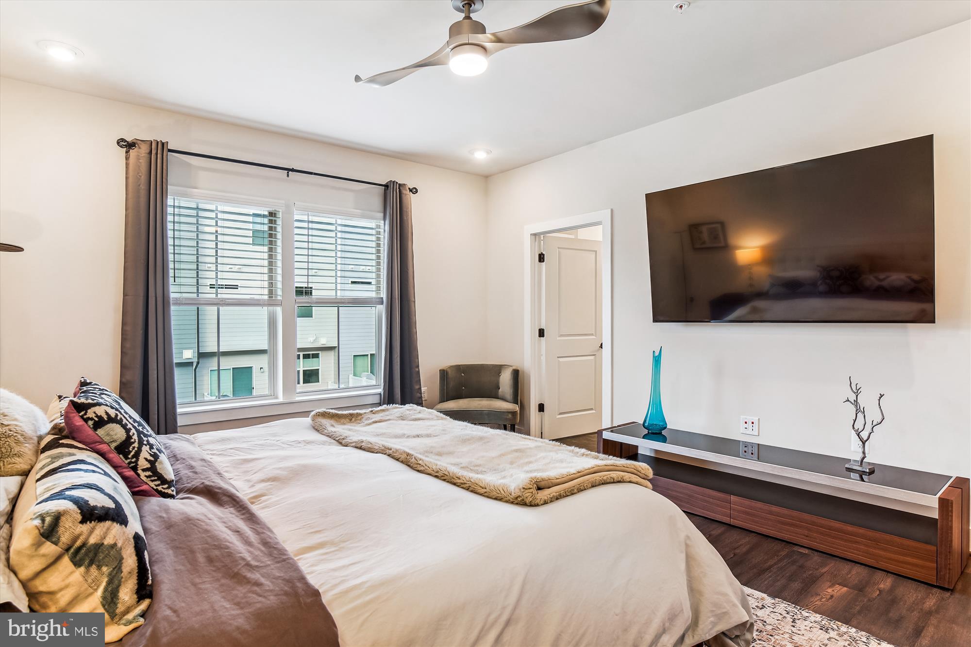 CROWN FARM - Residential