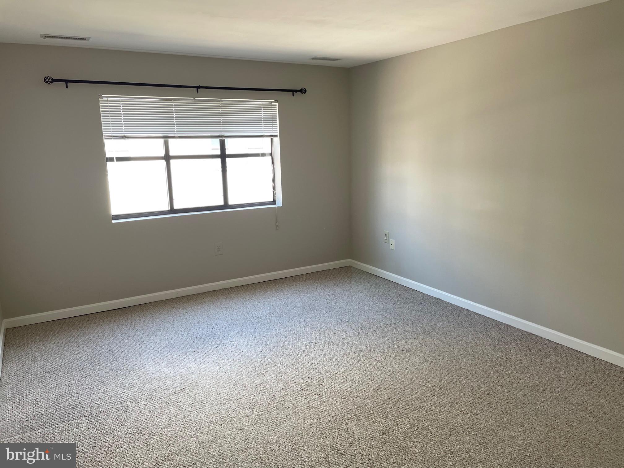 2702 E LIGHTHOUSE PT E 635