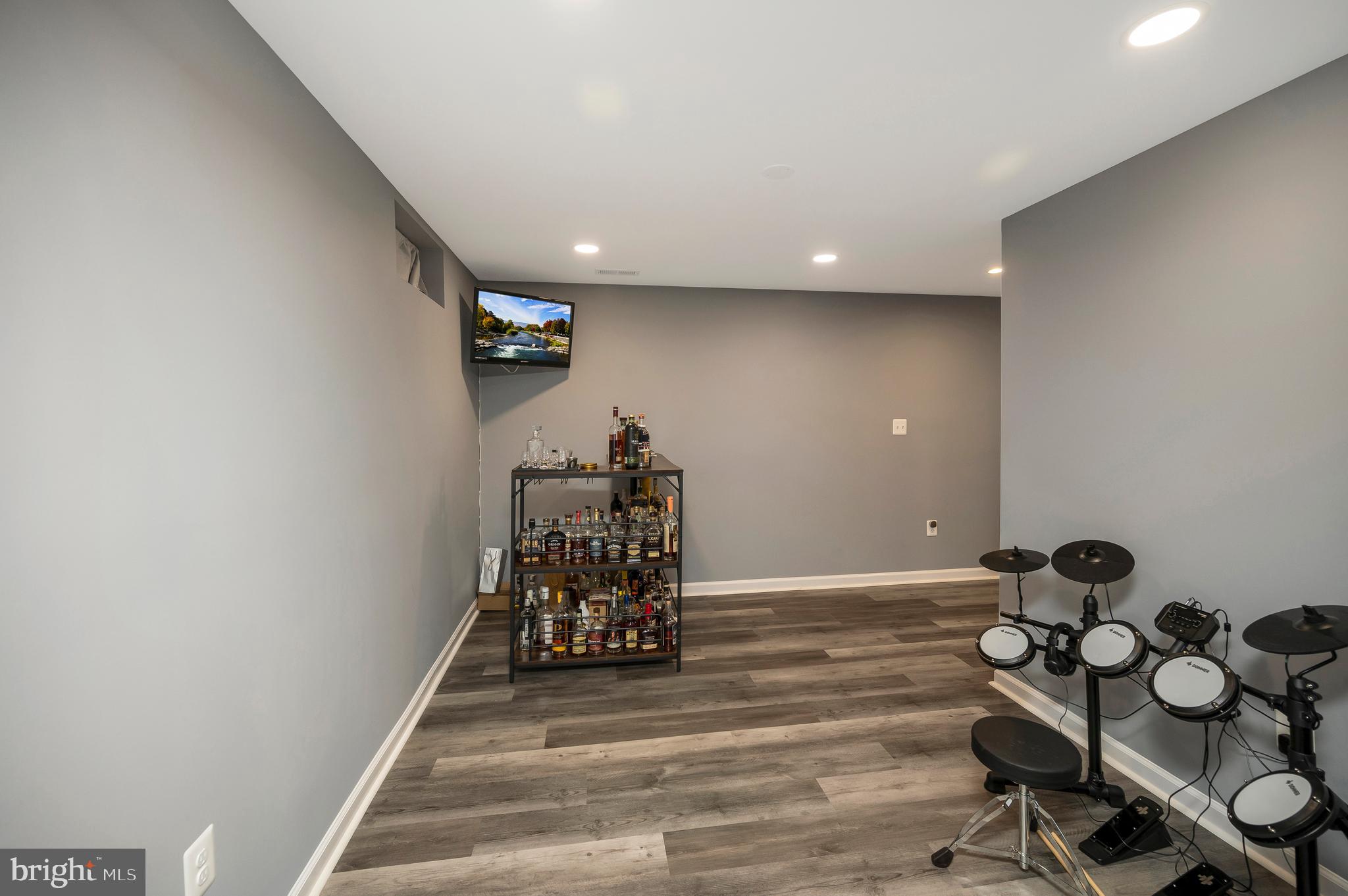 SALEM FIELDS - Residential