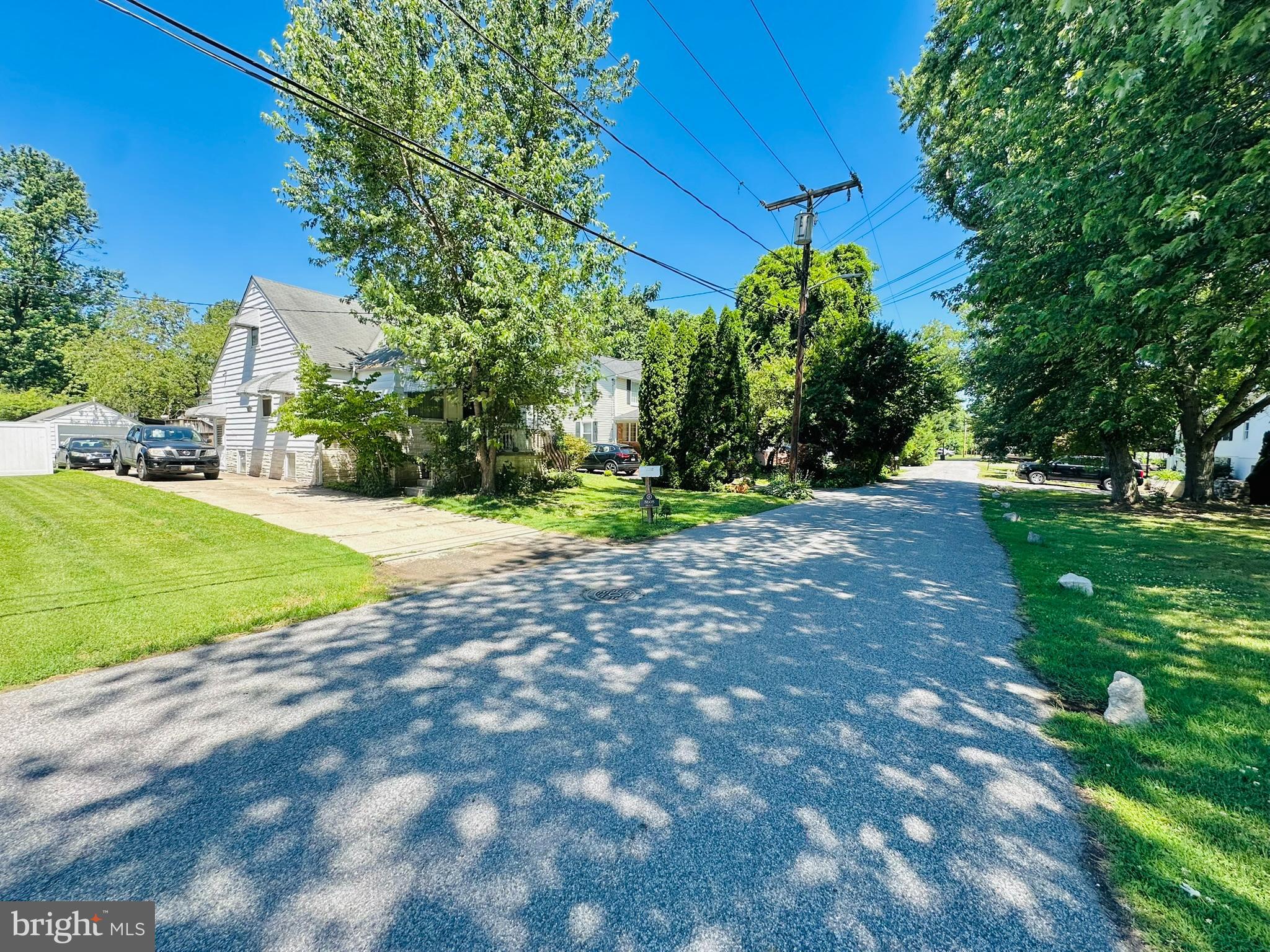 8608 OAK ROAD
