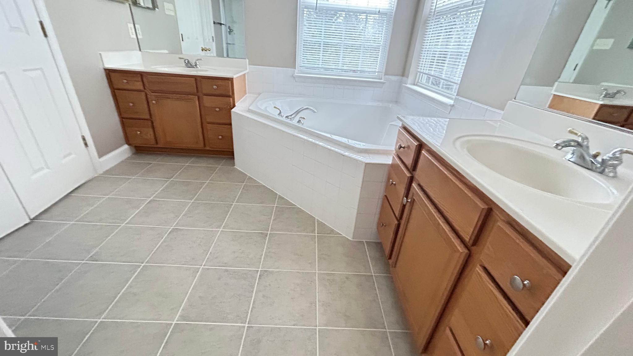 RIVER HILL - Residential Lease