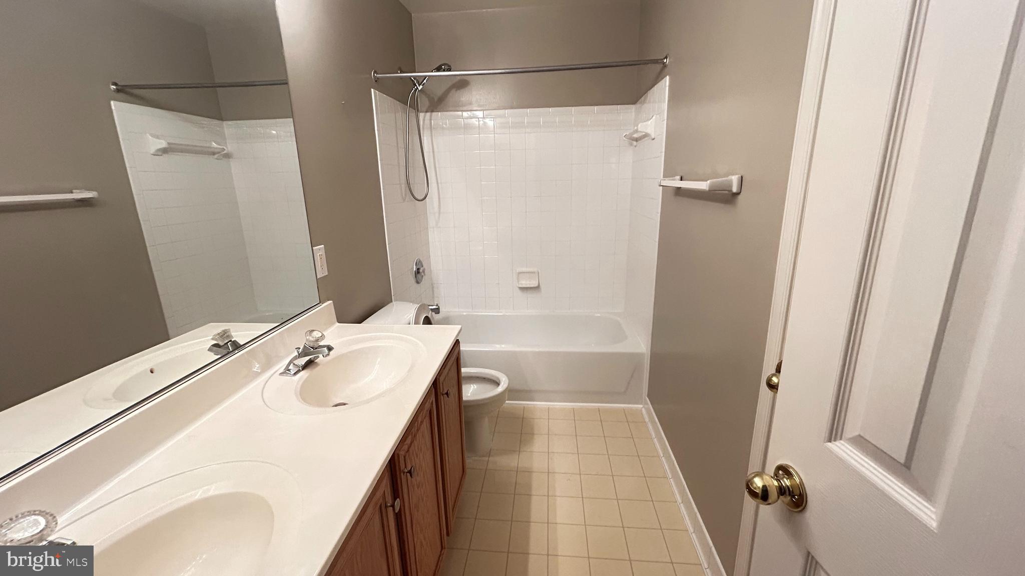 RIVER HILL - Residential Lease