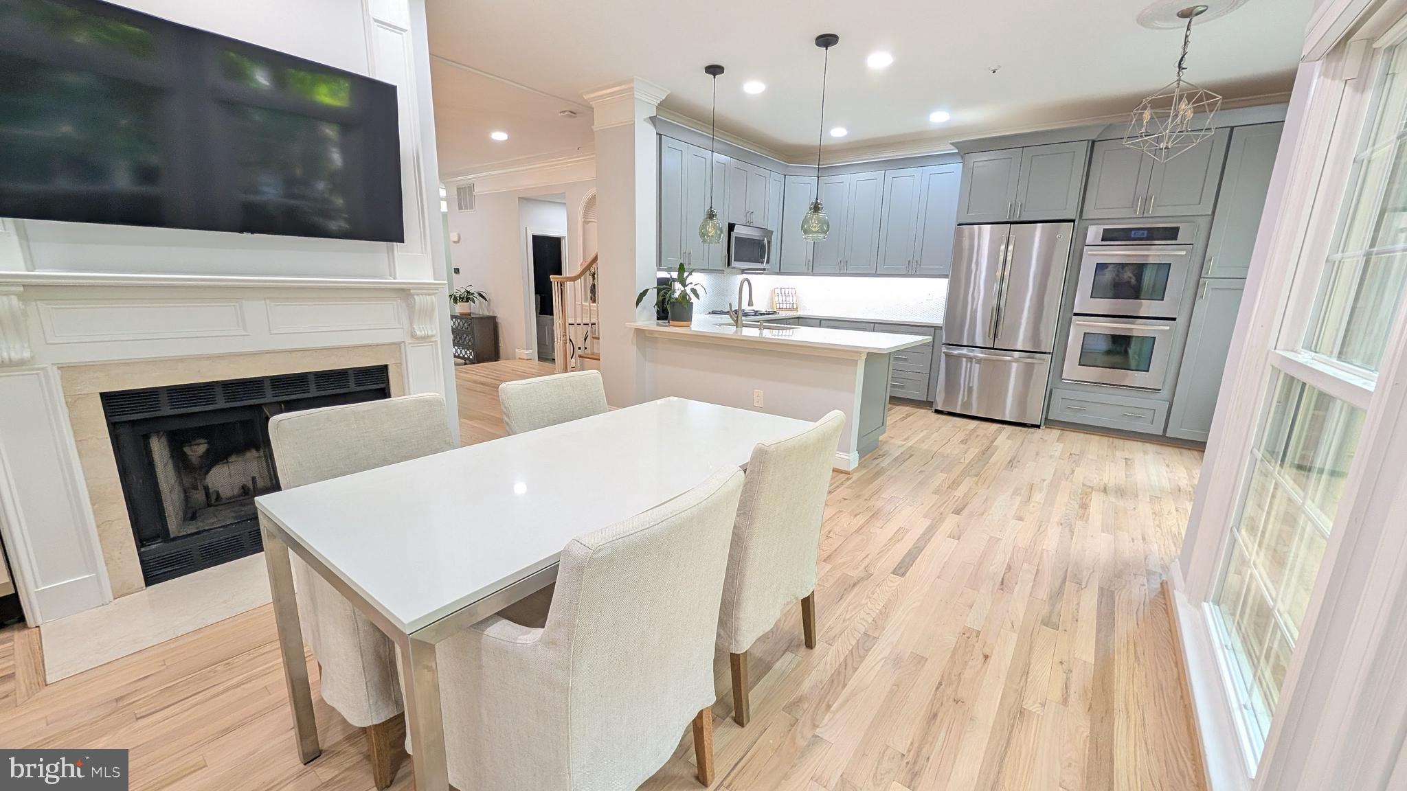 1503 N COLONIAL COURT