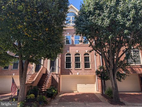 1503 N COLONIAL COURT ARLINGTON VA 22209