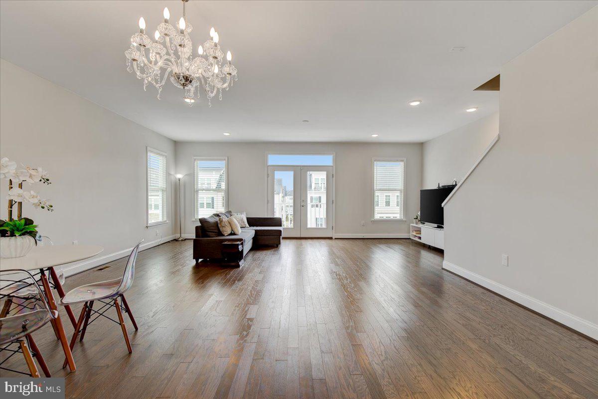 POTOMAC SHORES - Residential Lease