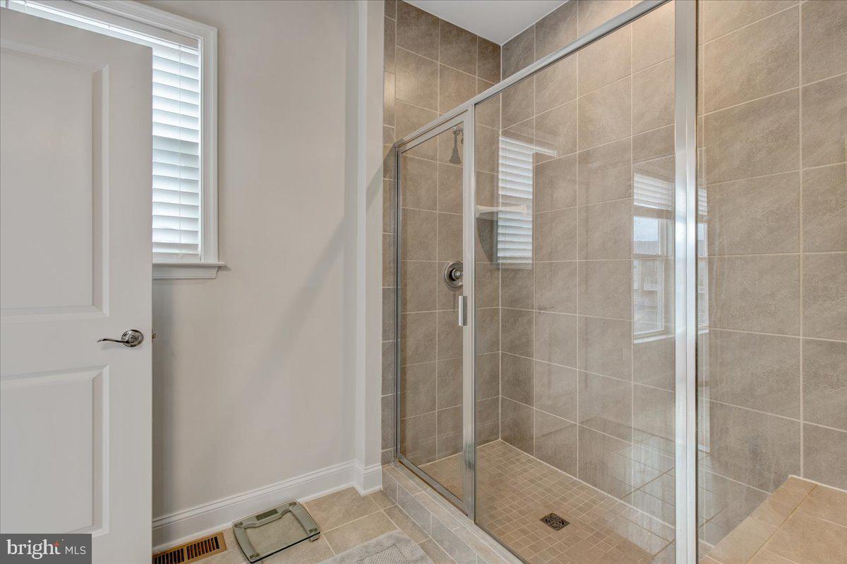 POTOMAC SHORES - Residential Lease