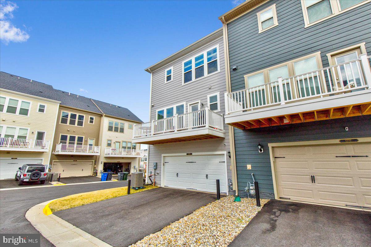 POTOMAC SHORES - Residential Lease