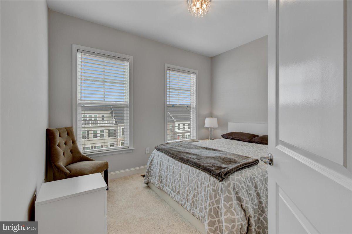 POTOMAC SHORES - Residential Lease