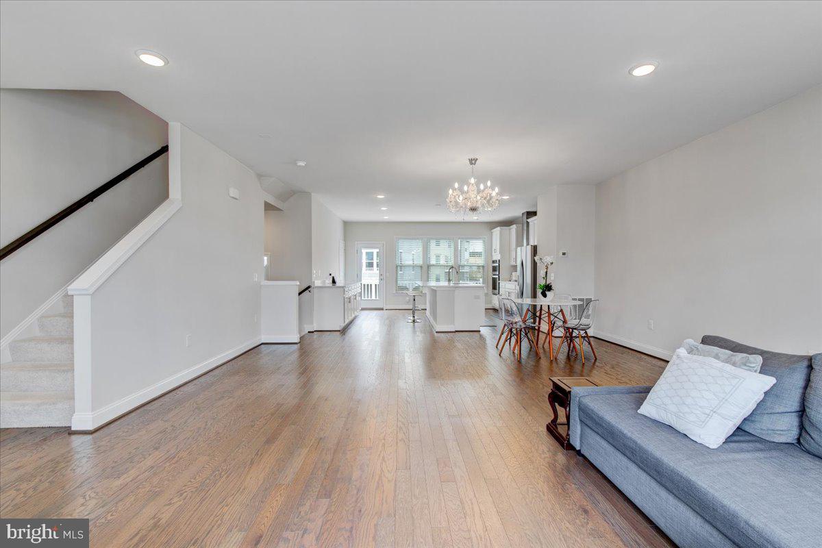 POTOMAC SHORES - Residential Lease