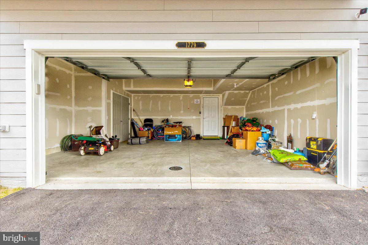 POTOMAC SHORES - Residential Lease